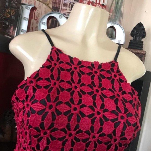 Romeo & Juliet Couture Red Crochet Midi Dress - Picture 6 of 8